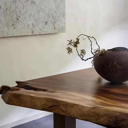Hotel The Celestine Kyoto Gion Ngoại thất bức ảnh A table made from a slab of wood