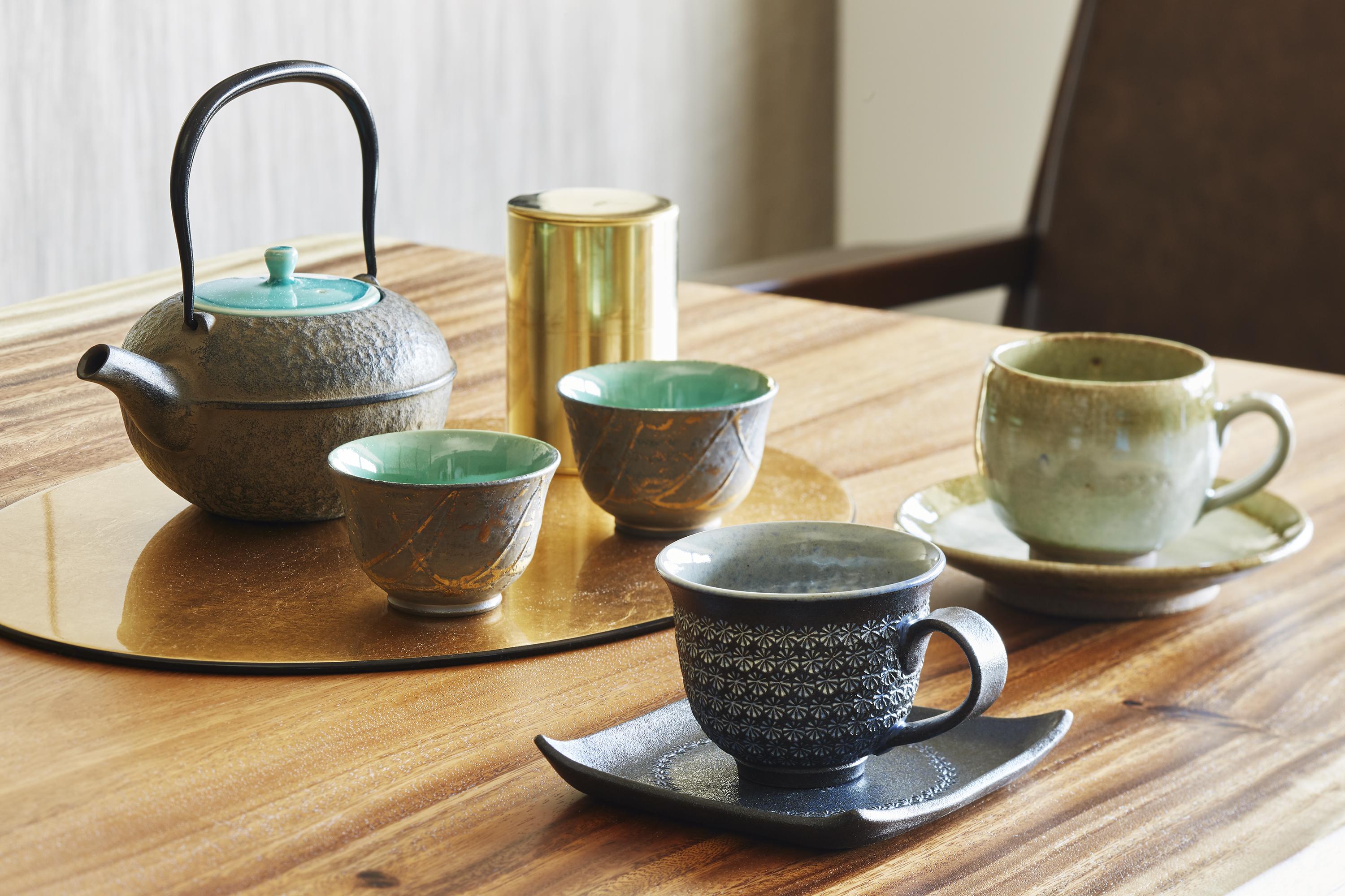 Hotel The Celestine Kyoto Gion Ngoại thất bức ảnh A selection of Japanese teaware