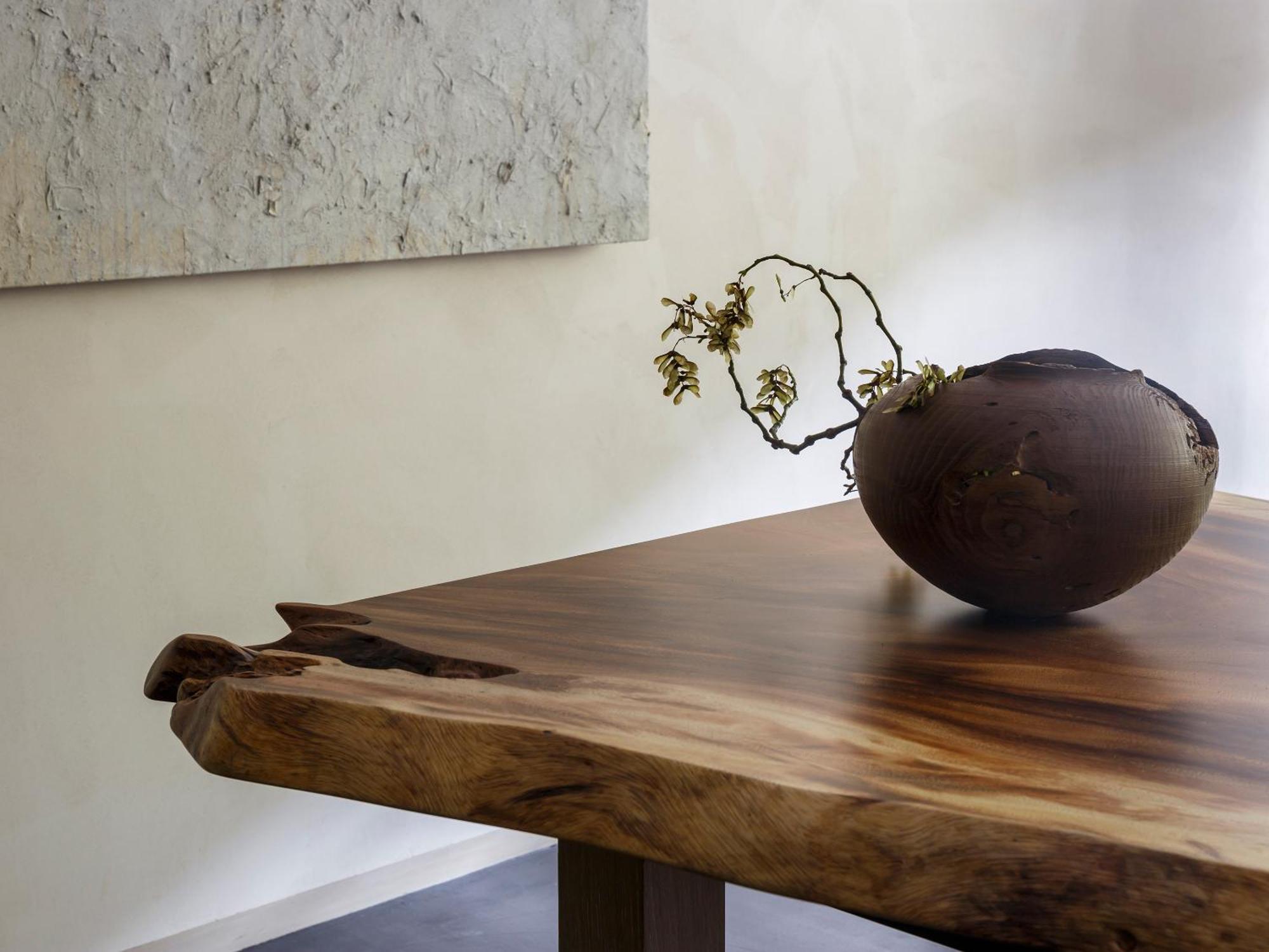 Hotel The Celestine Kyoto Gion Ngoại thất bức ảnh A table made from a slab of wood