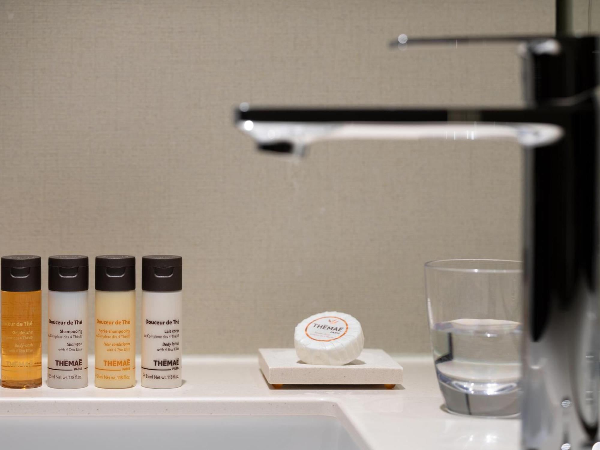 Hotel The Celestine Kyoto Gion Ngoại thất bức ảnh The Hotel's bathroom amenities